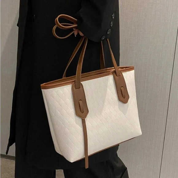⚠️Clearance Large Quilted White and Brown Shoulder Tote Bag - Picture 3 of 7